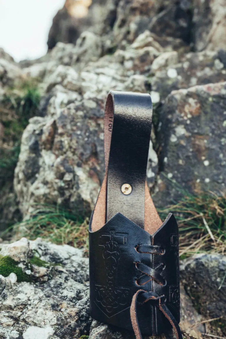 Leonardo Carbone Leder Trinkhorn Halter Thorshammer "Haldor" | Trinkhörner / Accessoires