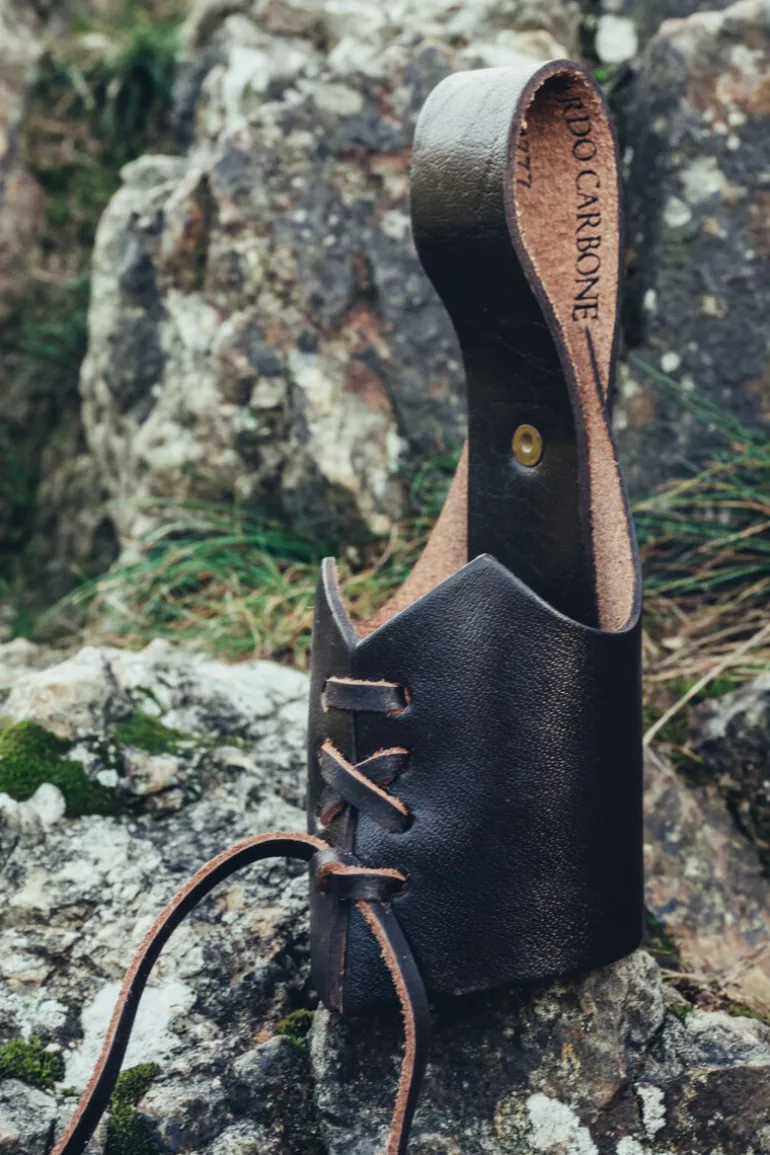Leonardo Carbone Wikinger Leder Trinkhorn Halter "Hakon" | Trinkhörner / Accessoires
