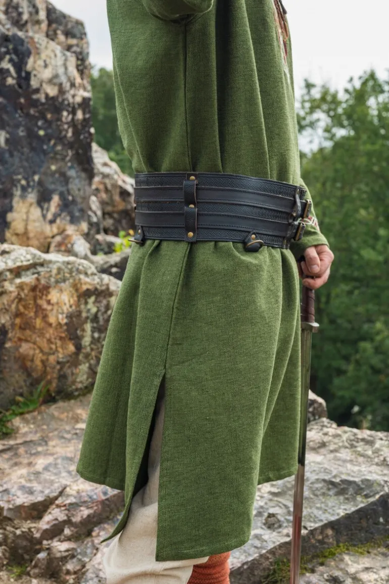 wikingertunika_freki_mit_handstickerei_olivgrn_6.webp Leonardo Carbone Wikingertunika "Freki" mit Handstickerei Oliv | Herren Tuniken
