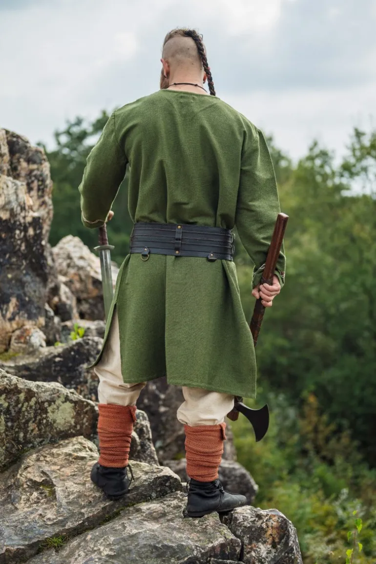wikingertunika_freki_mit_handstickerei_olivgrn_8.webp Leonardo Carbone Wikingertunika "Freki" mit Handstickerei Oliv | Herren Tuniken